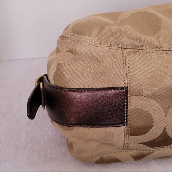 AUTHENTIC COACH MIA OPI ART PURSE GREAT CONDITION - Picture 5 of 16